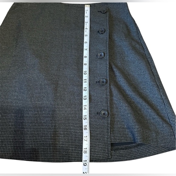 Banana Republic Black Gray Houndstooth Micro Plaid Button Front Skirt Size 6 - Picture 4 of 7